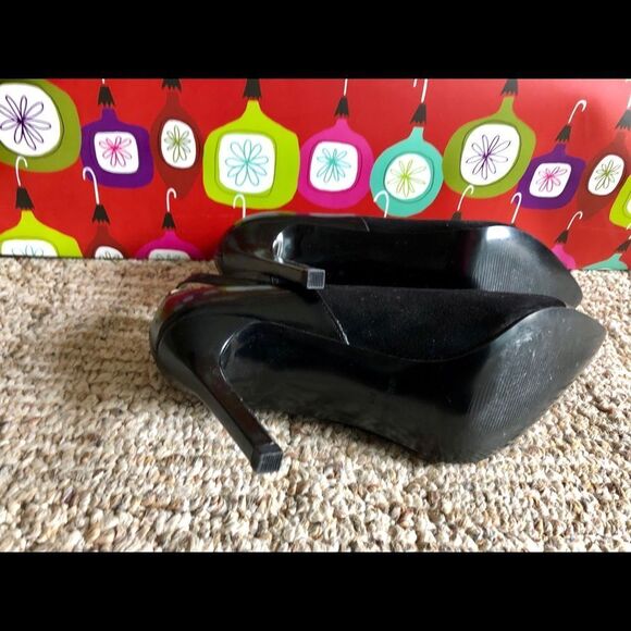 Beautiful heels by Nine West 61/2 medium - Picture 3 of 4